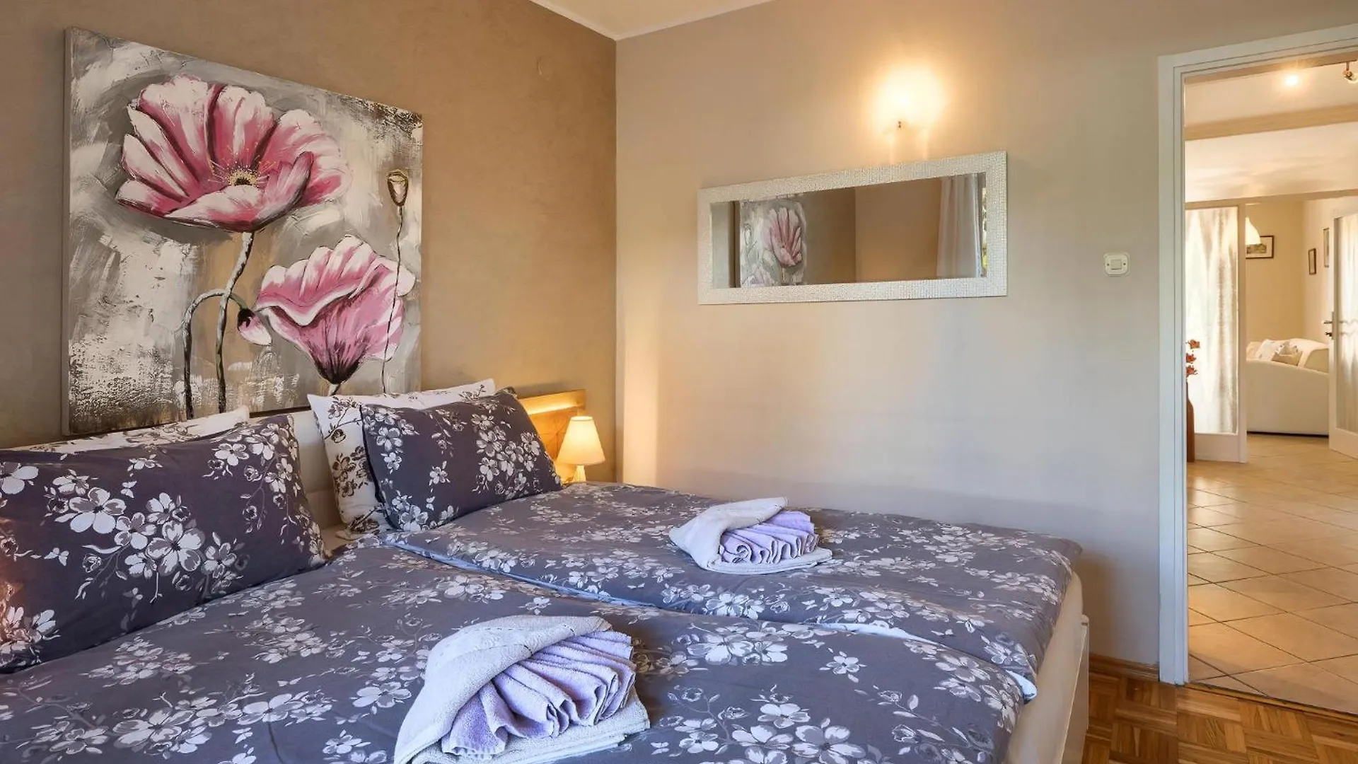 Klimatisierte Wohnung In Spadici Mit Parkplatz Poreč